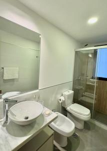 Un baño de A dos cuadras del Paseo la Galería