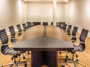 Área de negócios e/ou sala de conferências em Quality Hotel Pampulha & Convention Center