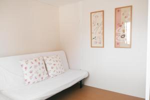Postel nebo postele na pokoji v ubytování 日本桥出口徒步1分钟3室1厅1厨2卫1浴 最多可容纳10人的便利优质房