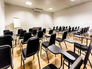 Área de negócios e/ou sala de conferências em Quality Hotel Pampulha & Convention Center