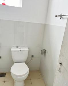 Uma casa de banho em Havelock City Hostel, Colombo
