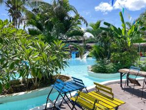 Bazén v ubytování Warehouse18 Pool Cafe Resort nebo v jeho okolí