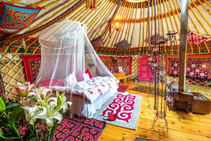 Camera con letto in tenda. di Tuul Riverside Lodge a Gatsuurt