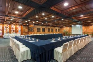 El área de trabajo o centro de convenciones de Hotel Casa Blanca 37 fotos más