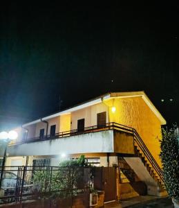 Budova, kde se apartmán nachází + 14 fotografií