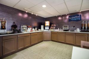 Παροχές για τσάι/καφέ στο Clarion Pointe Charleston - West Ashley