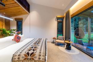 Wonderland Resort客房内的一张或多张床位