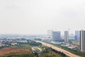 Fotografie z fotogalerie ubytování New and Luxury Studio at Casa De Parco Apartment By Travelio v destinaci Tangerang