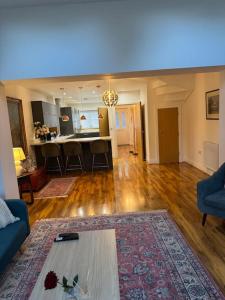 Kuchyň nebo kuchyňský kout v ubytování Windsor and slough + 15 fotografií