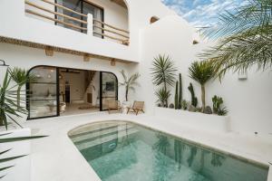 Bazén v ubytování Villa Casa Gaia 1 by BaliSuperHost nebo v jeho okolí