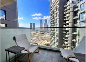 Vista generica su Dubai o vista sulla città dall'interno dell'appartamento