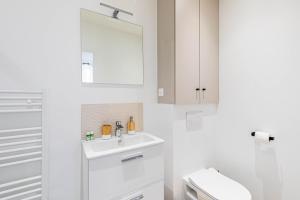 Ένα μπάνιο στο GuestReady - Charming Stay near Paris