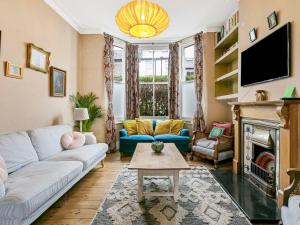 Fotografija u galeriji objekta Pass the Keys Snuggy home in the heart of Chiswick u Londonu