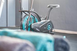 Fitness centrum a/nebo fitness zařízení v ubytování Hotel Quatre Llunes