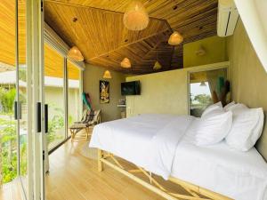 Postel nebo postele na pokoji v ubytování Lovely Villa, 2 Bedrooms & 1 Studio Room, Koh Samui + 82 fotografií