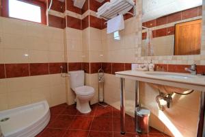 Ένα μπάνιο στο Комплекс АНИ МАР яз Клокотница