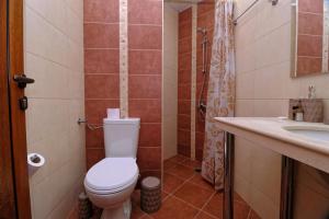 Ένα μπάνιο στο Комплекс АНИ МАР яз Клокотница +46 φωτογραφίες