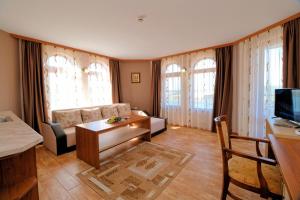 Μια τηλεόραση ή/και κέντρο ψυχαγωγίας στο Комплекс АНИ МАР яз Клокотница