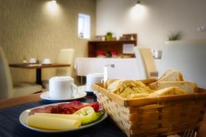Jedlo v ubytovaní bed & breakfast alebo blízkom okolí