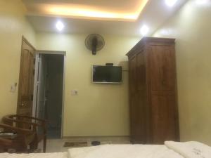TV a/nebo společenská místnost v ubytování Thien Son Guesthouse + 5 fotografií