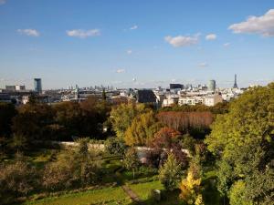 Widok na miasto Issy-les-Moulineaux z tego hotelu