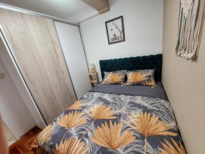 Ένα ή περισσότερα κρεβάτια σε δωμάτιο στο Stan na dan Sara Novi Sad - u blizini centra grada