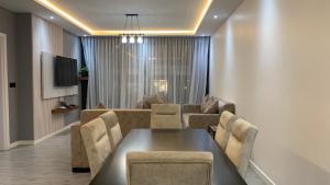 Χώρος καθιστικού στο Premium apart with pool, billards and parking