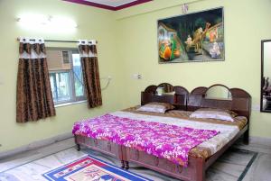A bed or beds in a room at Hill View