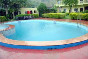 The swimming pool at or close to Hill View