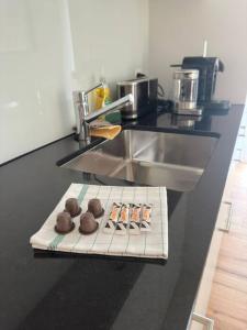 مطبخ أو مطبخ صغير في Modern Apt with top location in Kloten