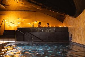 Bazén v ubytování Hi Hotels Trento - Wellness & Spa Adults Only nebo v jeho okolí