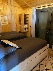 Rúm í herbergi á Scandinavian Chalet in the Atlas Mountains - Ifrane