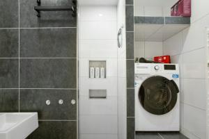 Ένα μπάνιο στο Modern Apartments Neuburg 6 - New +11 φωτογραφίες
