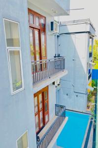 Πισίνα στο ή κοντά στο Apartments by Nirosha Guest House