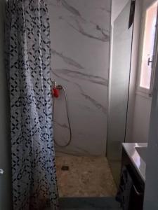 Ένα μπάνιο στο Le tropical 2 chambres