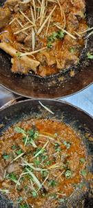 Jídlo v hotelu nebo okolí + 59 fotografií