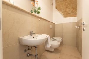 Ένα μπάνιο στο Suite n1 - Elegante trilocale in centro +12 φωτογραφίες