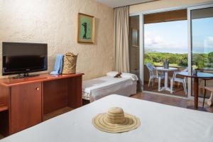 Μια τηλεόραση ή/και κέντρο ψυχαγωγίας στο RVHotels Golf Costa Brava