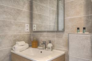 Ένα μπάνιο στο Le Cléret, Studio douillet sous les toits +9 φωτογραφίες