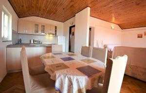 Η κουζίνα ή μικρή κουζίνα στο Apartments Loris