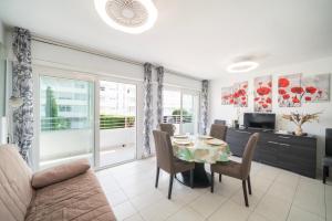 Χώρος καθιστικού στο Welhomy Magnifique Appartement Santa Margarida Roses Estany