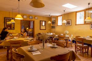 Restaurace v ubytování Hotel Rural Mas Fontanelles