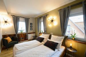 Postel nebo postele na pokoji v ubytování Chalet-Apartmenthaus mit 4 Schlafzimmern!
