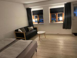 Χώρος καθιστικού στο Apartment #1 with Wifi, close to city center, Beach and forrest