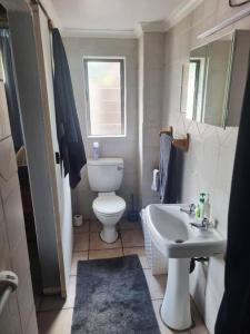 Ένα μπάνιο στο Lyttelton Self-Catering Accommodation +5 φωτογραφίες