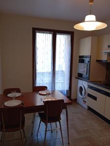 Kuchyň nebo kuchyňský kout v ubytování Gîte Le Scaphandre + 3 fotografie