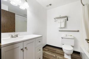 Koupelna v ubytování Kennewick Inn & Suites Tri Cities