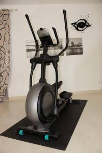 Fitness centrum a/nebo fitness zařízení v ubytování La Rocca House-Openspace