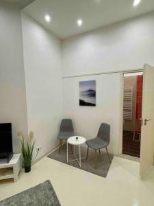 Lovely little downtown studio next to Subway,Metro 1072 Budapest, 4 Akácfa utca 1 emelet kép - 2
