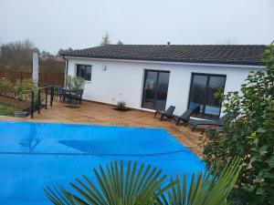 Bazén v ubytování Gîte 2 Newlook nebo v jeho okolí